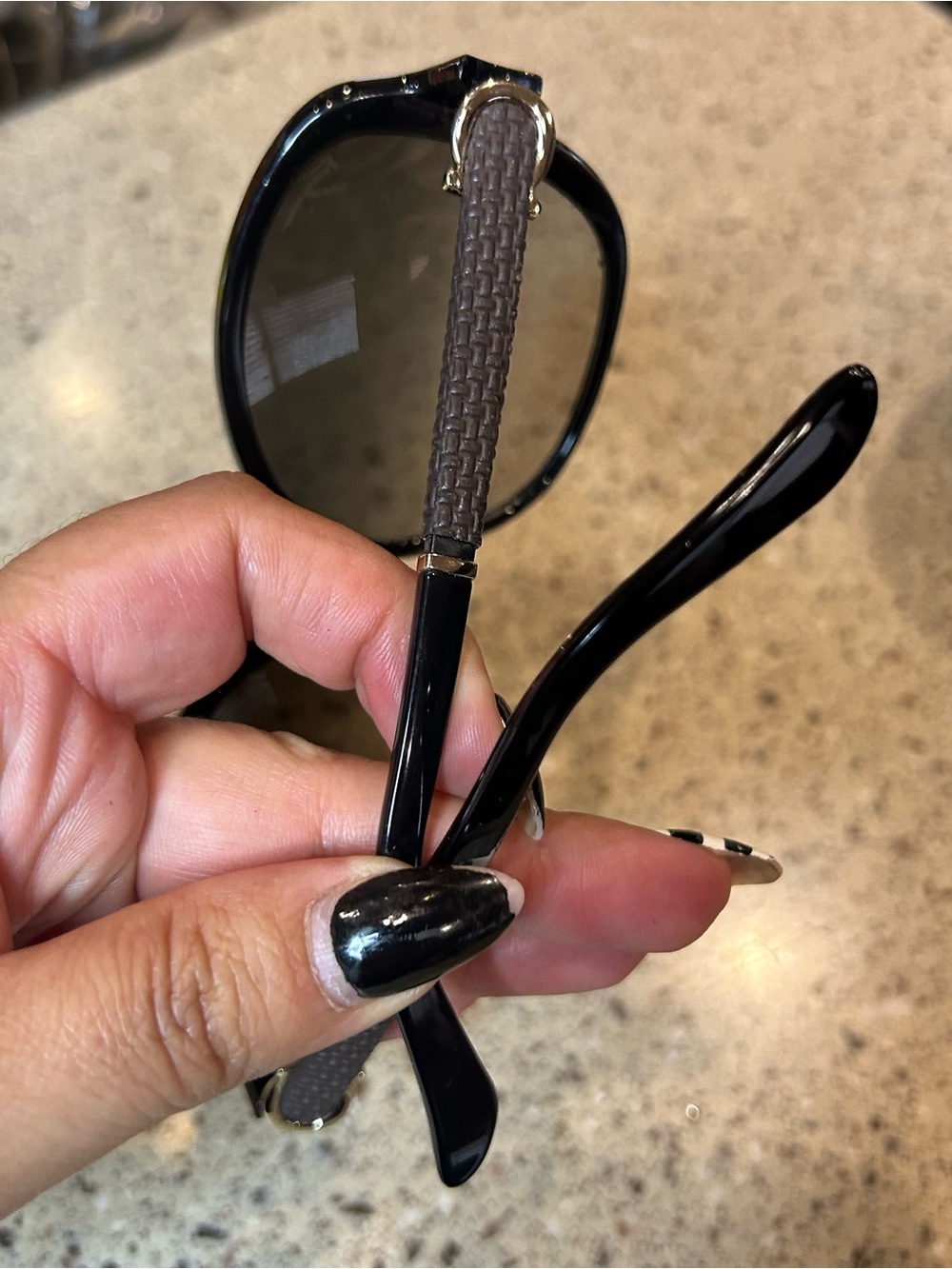 Salvatore Ferragamo SF744SLA Black Oversized Sunglasses W/ Case⁠ - Picture 8 of 12